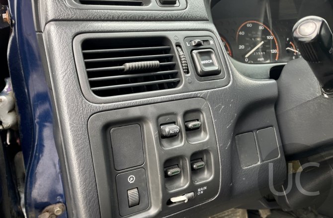 купить б/у автомобиль Honda CR-V 1999 года