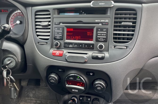 купить Kia Rio с пробегом, 2009 года