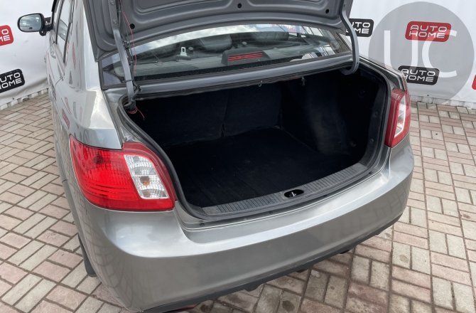 подержанный авто Kia Rio 2009 года