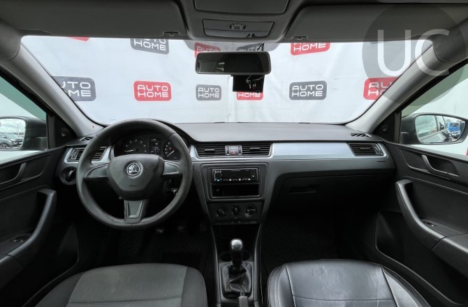 подержанный авто Skoda Rapid  2014 года