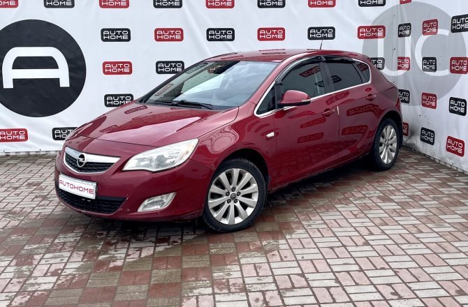 подержанный авто Opel Astra 2011 года