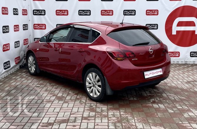 Opel Astra 2011 года за 549 990 рублей