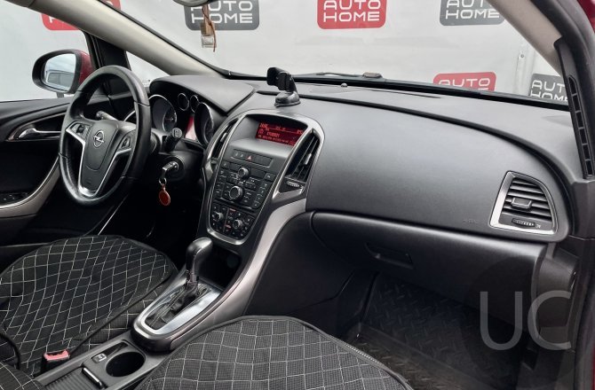 объявление о продаже Opel Astra 2011 года