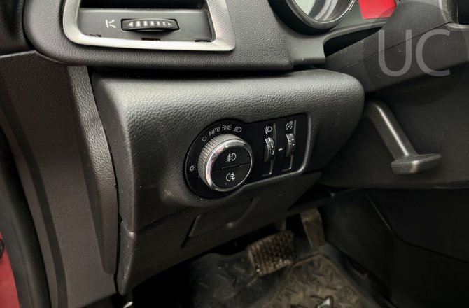 купить б/у автомобиль Opel Astra 2011 года