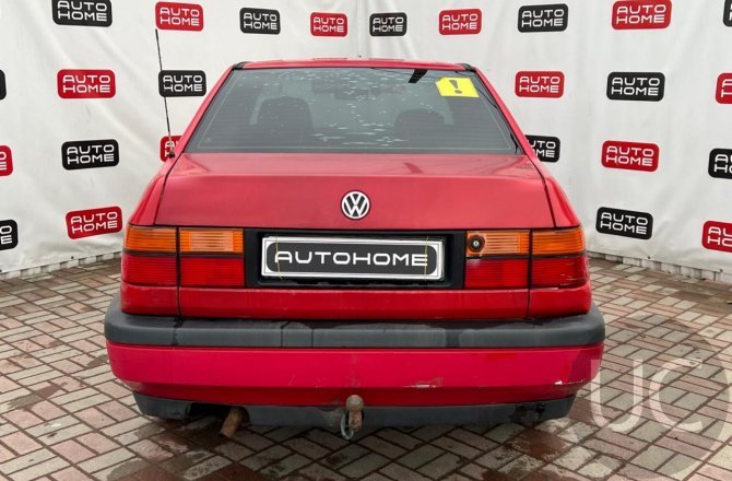 купить б/у автомобиль Volkswagen Vento 1992 года