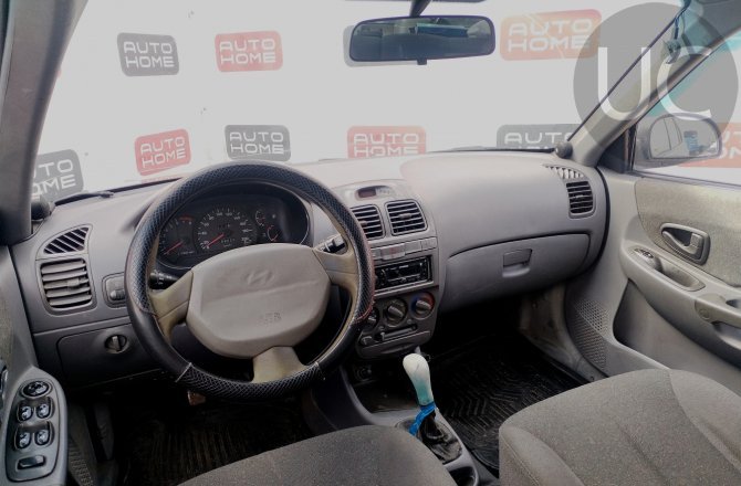 подержанный авто Hyundai Accent 2004 года