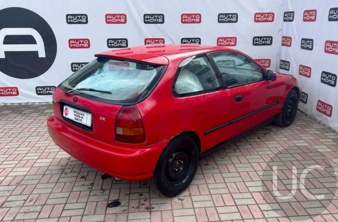 подержанный авто Honda Civic 1996 года