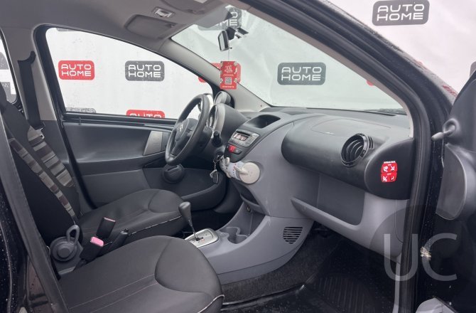 купить б/у автомобиль Citroen C1 2010 года