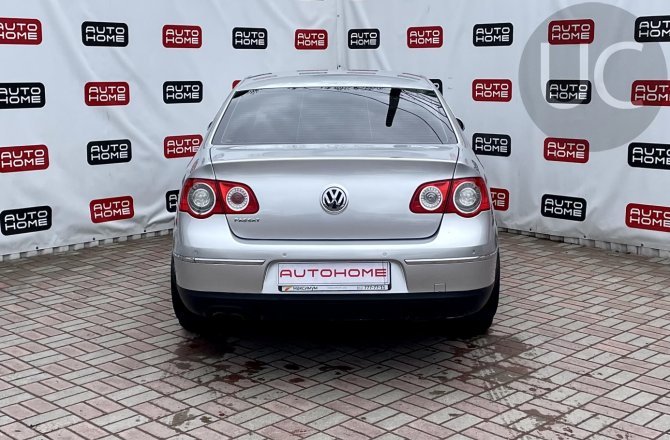 купить б/у автомобиль Volkswagen Passat 2008 года