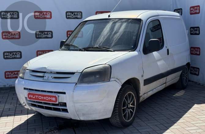 подержанный авто Peugeot Partner 2008 года