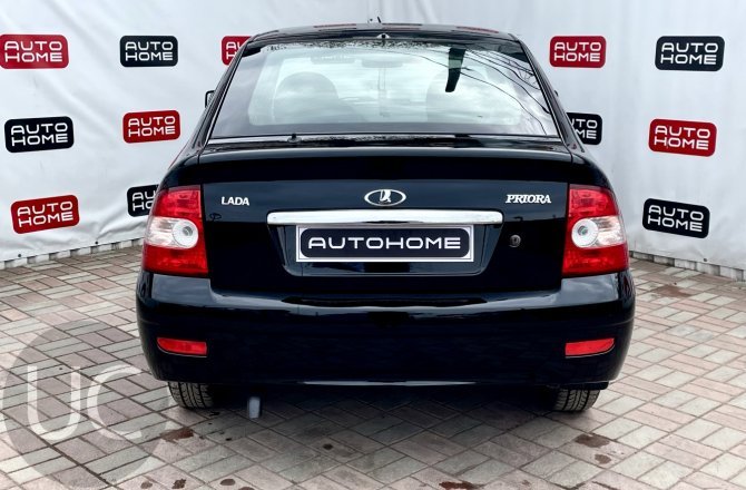 подержанный авто Lada (ВАЗ) Priora 2010 года