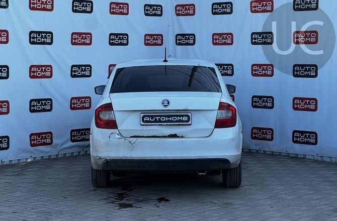 купить б/у автомобиль Skoda Rapid  2015 года