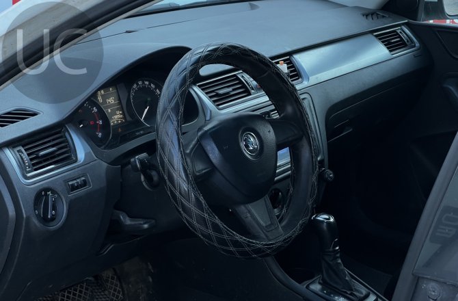 подержанный авто Skoda Rapid  2015 года