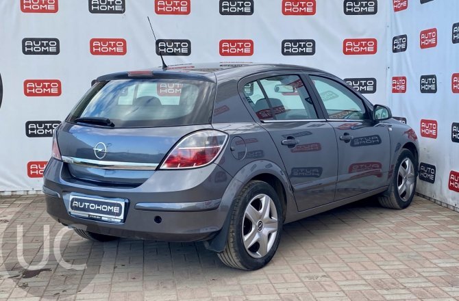 купить Opel Astra с пробегом, 2010 года