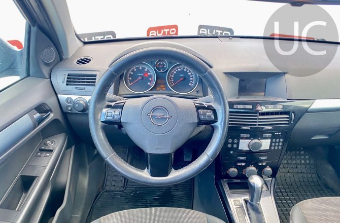 купить Opel Astra с пробегом, 2010 года