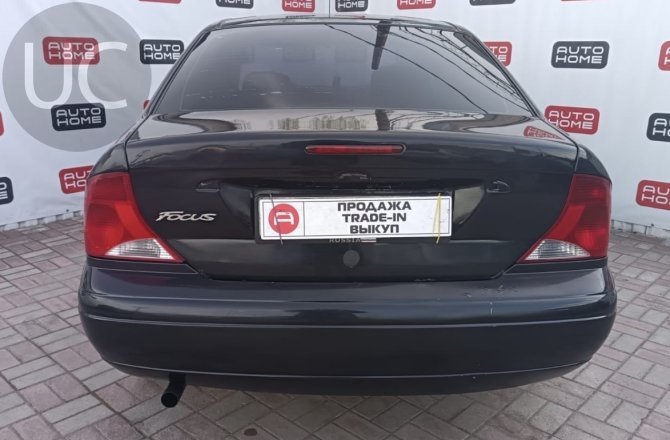 купить б/у автомобиль Ford Focus 2000 года