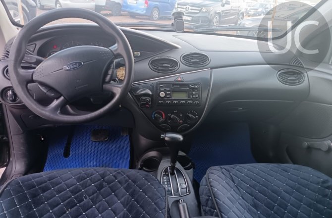 подержанный авто Ford Focus 2000 года