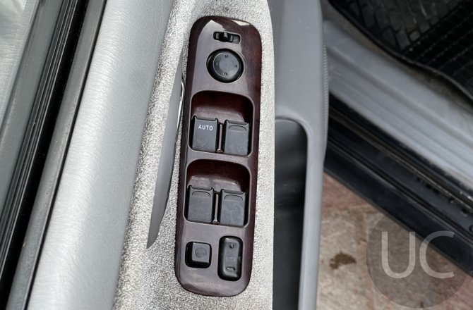 купить б/у автомобиль Suzuki Grand Vitara 2004 года