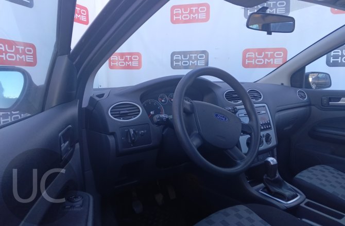 подержанный авто Ford Focus 2006 года