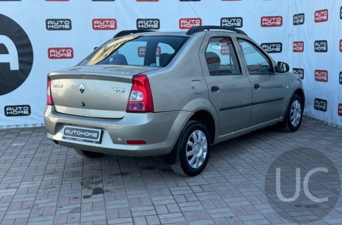 купить Renault Logan с пробегом, 2011 года