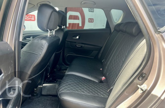 подержанный авто Kia Ceed 2010 года