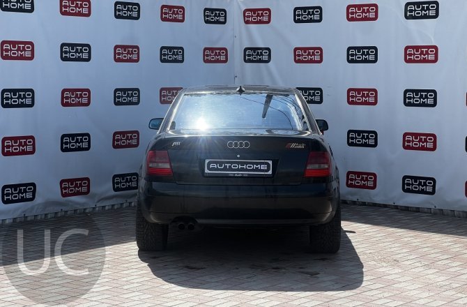 купить б/у автомобиль Audi A4 2000 года
