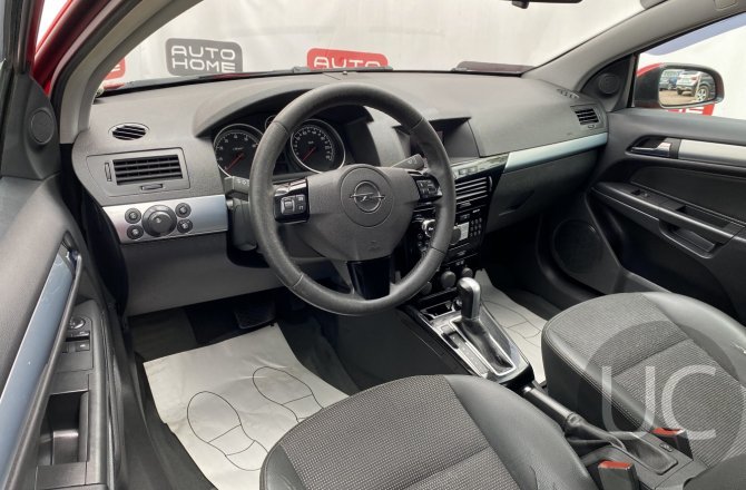 подержанный авто Opel Astra 2008 года