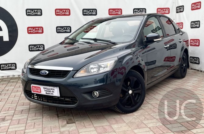 подержанный авто Ford Focus 2010 года