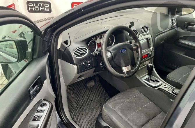 подержанный авто Ford Focus 2010 года