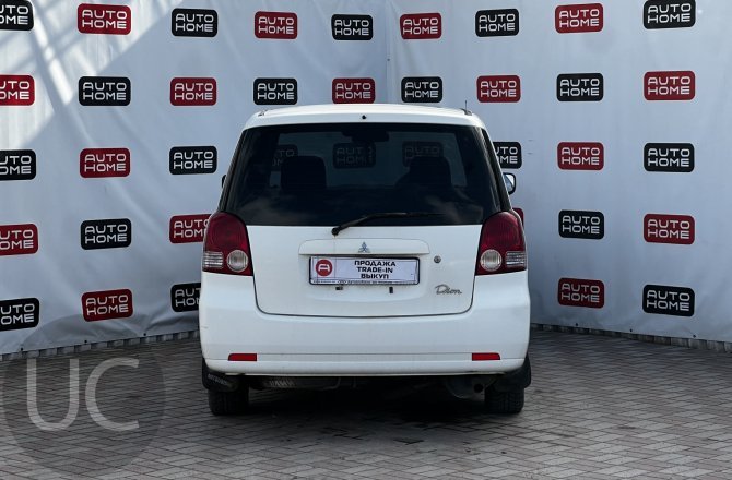 купить б/у автомобиль Mitsubishi Dion 2001 года