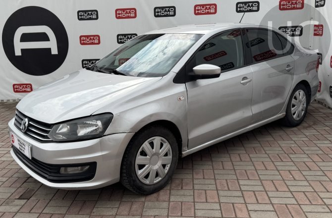 подержанный авто Volkswagen Polo 2016 года