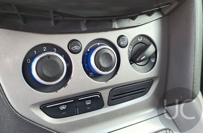 купить б/у автомобиль Ford Focus 2012 года
