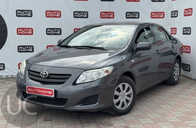 подержанный авто Toyota Corolla 2008 года