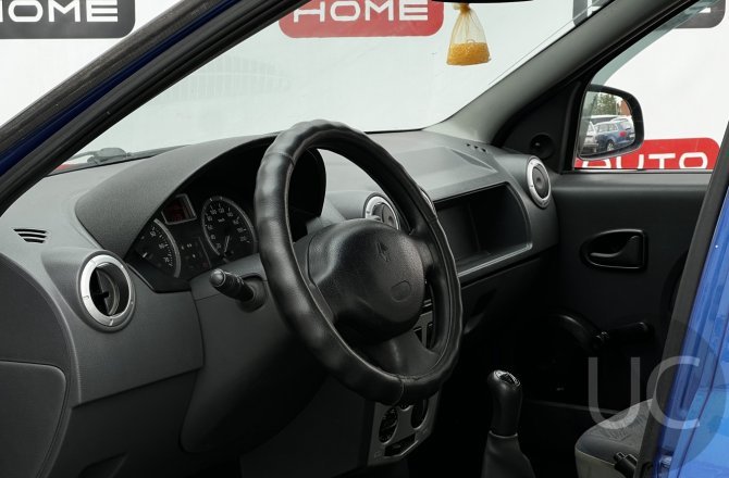 подержанный авто Renault Logan 2009 года