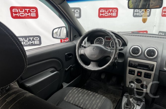 фотографии Renault Logan