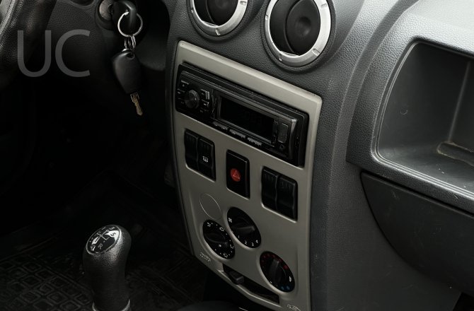купить б/у автомобиль Renault Logan 2009 года
