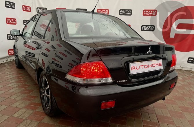 подержанный авто Mitsubishi Lancer 2007 года
