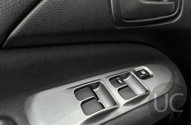 подержанный авто Mitsubishi Lancer 2007 года