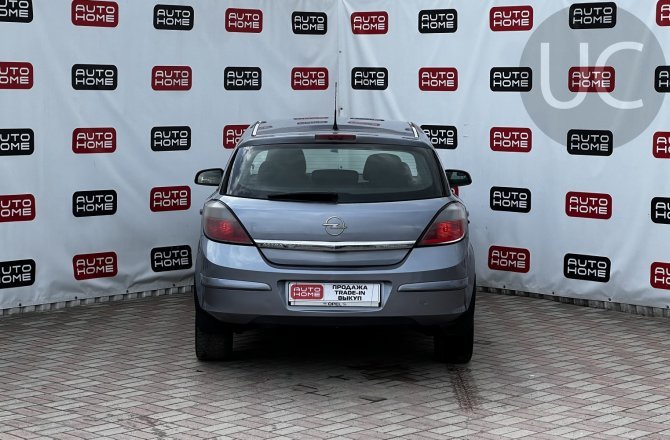 купить б/у автомобиль Opel Astra 2006 года