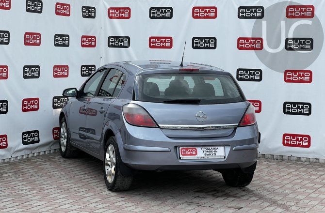 Opel Astra 2006 года за 299 990 рублей