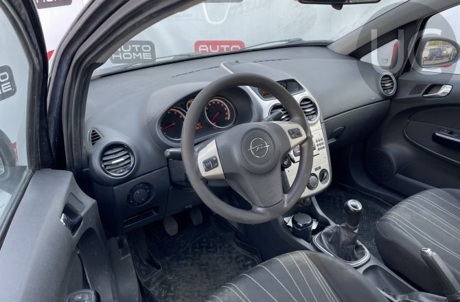 подержанный авто Opel Corsa 2007 года