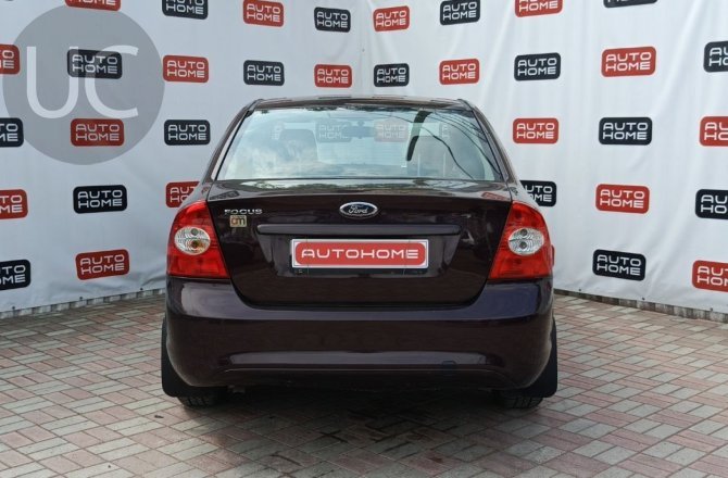 купить б/у автомобиль Ford Focus 2010 года
