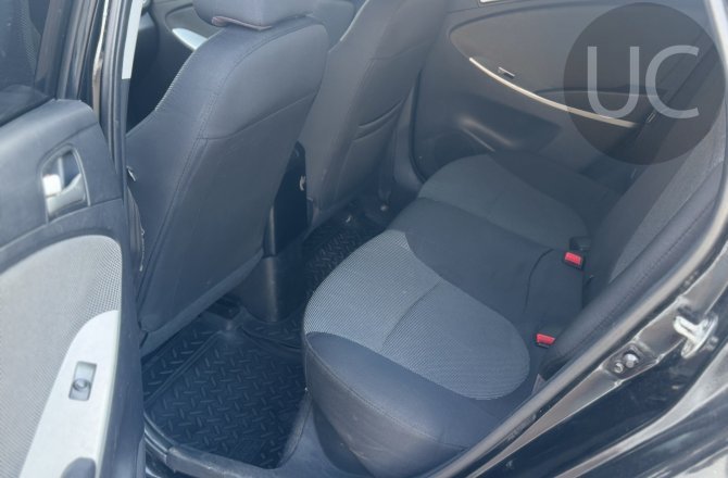подержанный авто Hyundai Solaris 2013 года