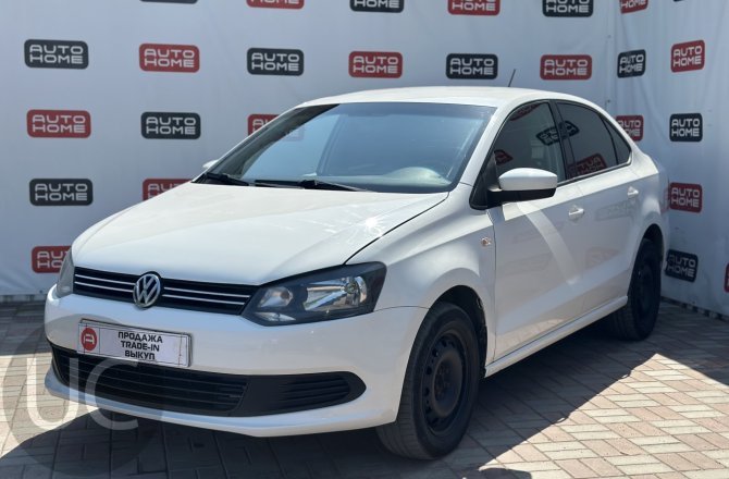 подержанный авто Volkswagen Polo 2013 года