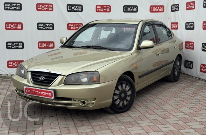 подержанный авто Hyundai Elantra 2004 года