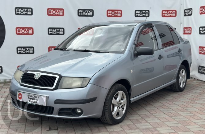 подержанный авто Skoda Fabia 2004 года