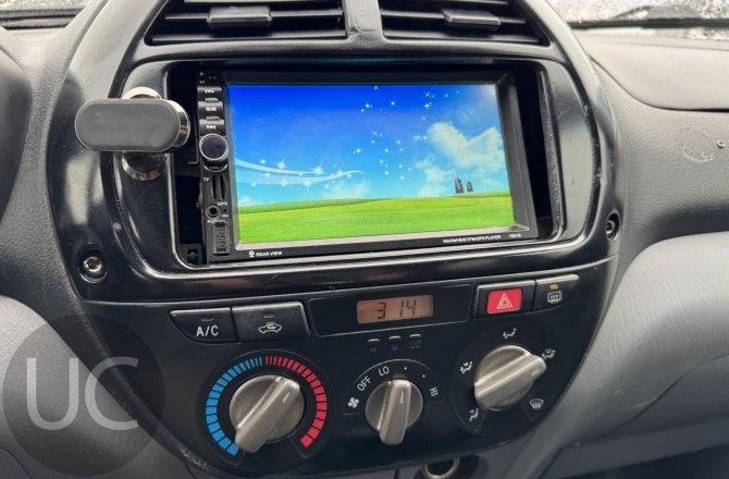 подержанный авто Toyota Rav 4 2001 года
