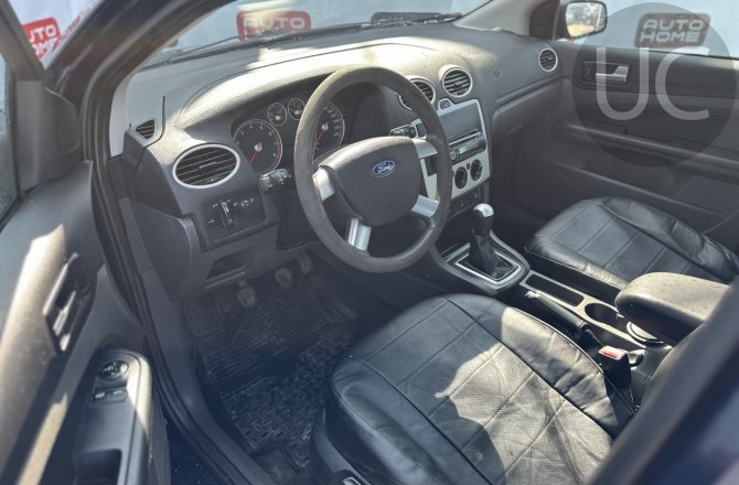 подержанный авто Ford Focus 2007 года
