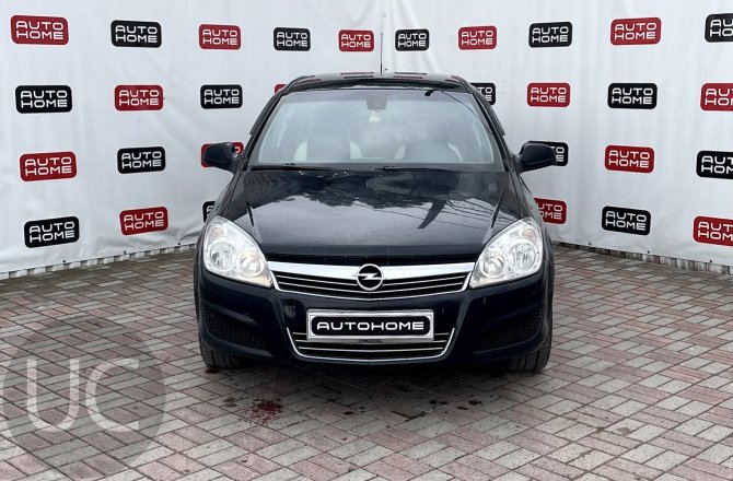 фотографии Opel Astra