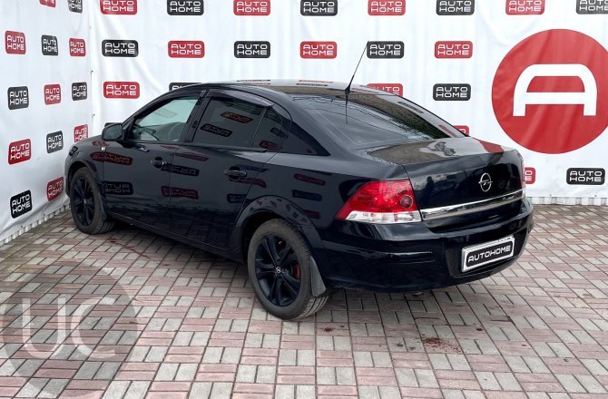 Opel Astra 2011 года за 499 990 рублей